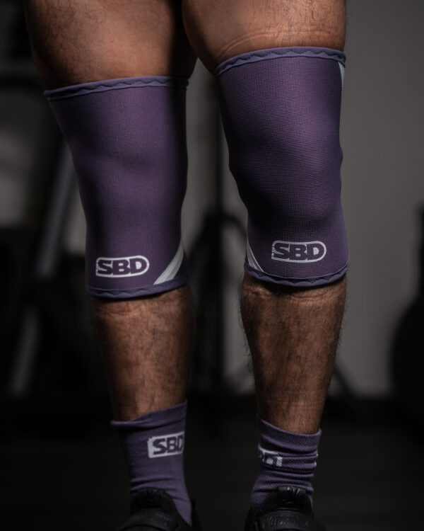 Aspire Weightlifting Knee Sleeves - Image 3